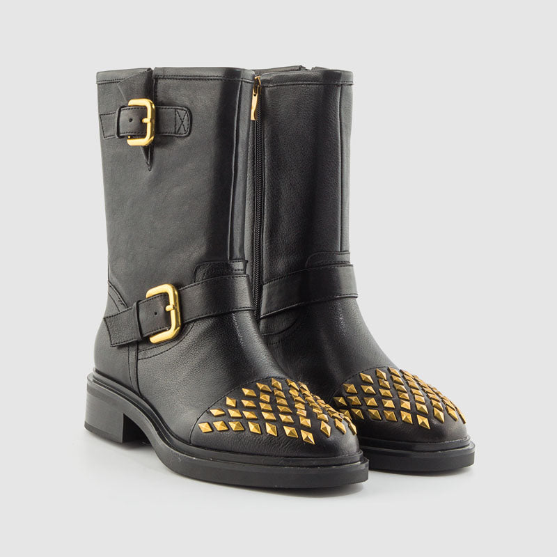 BOTA PUNTA TACHAS PIEL NEGRO