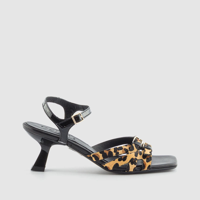 SANDALIA PIEL LEOPARDO