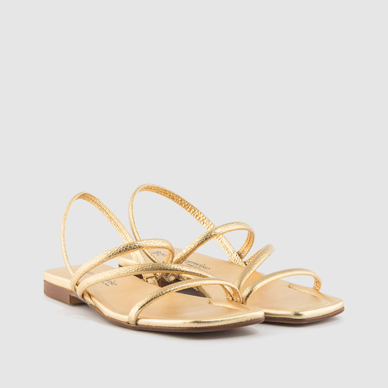 SANDALIA PIEL GRABADA ORO