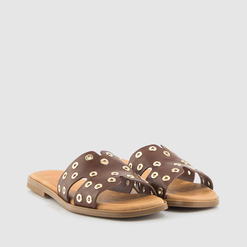SANDALIA OJETES PIEL MOKA