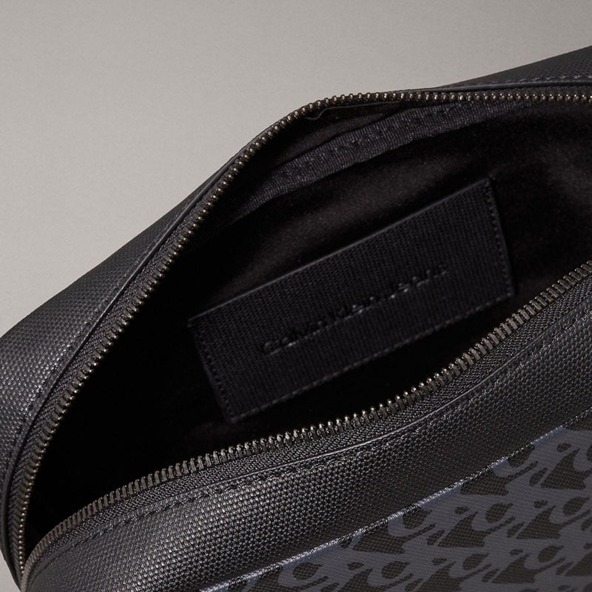 CKLV04G1052GUB1 UB1 BLACK-1