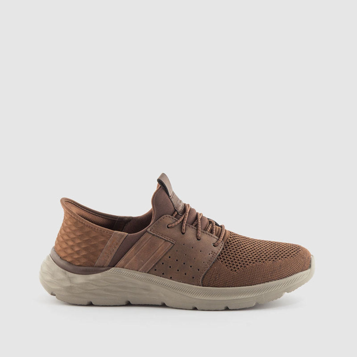 SKECH 210803 MARRON ACDB-0