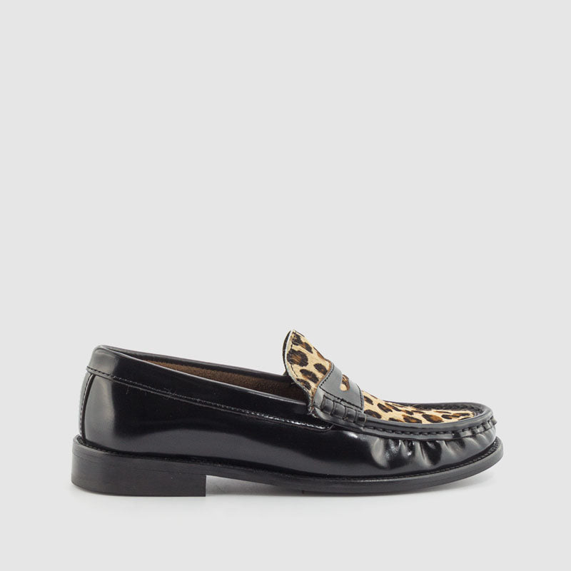 CASTELLANO PIEL NEGRO LEOPARDO