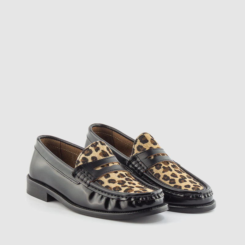 CASTELLANO PIEL NEGRO LEOPARDO