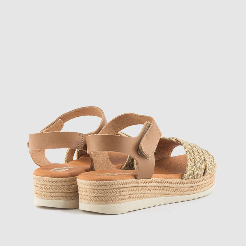 SANEDALIA PIEL TRENZA TAUPE