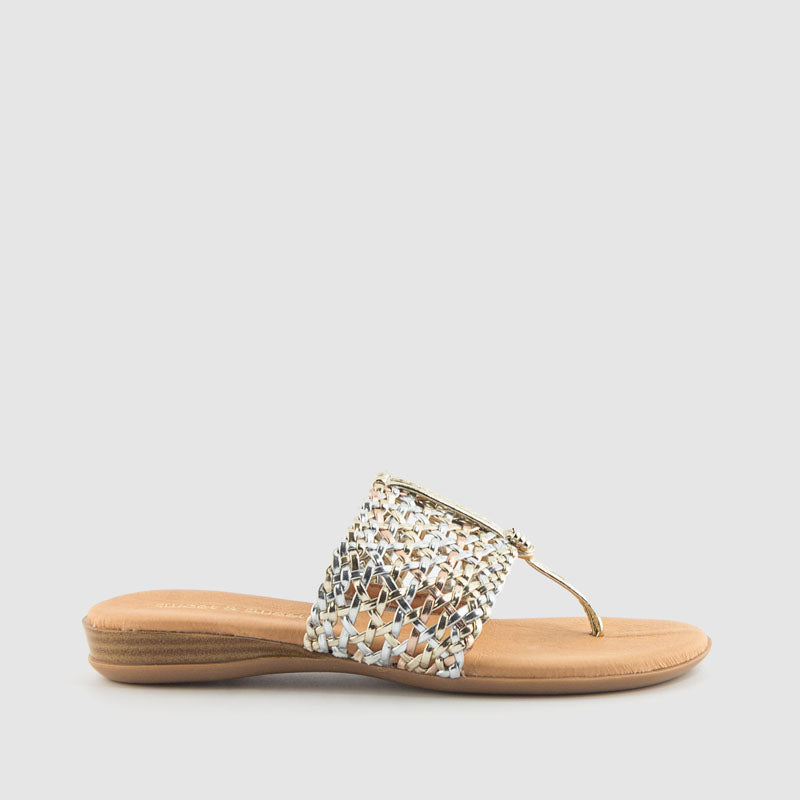 SANDALIA PIEL CON TRENZADO MULTI METAL PLATINO