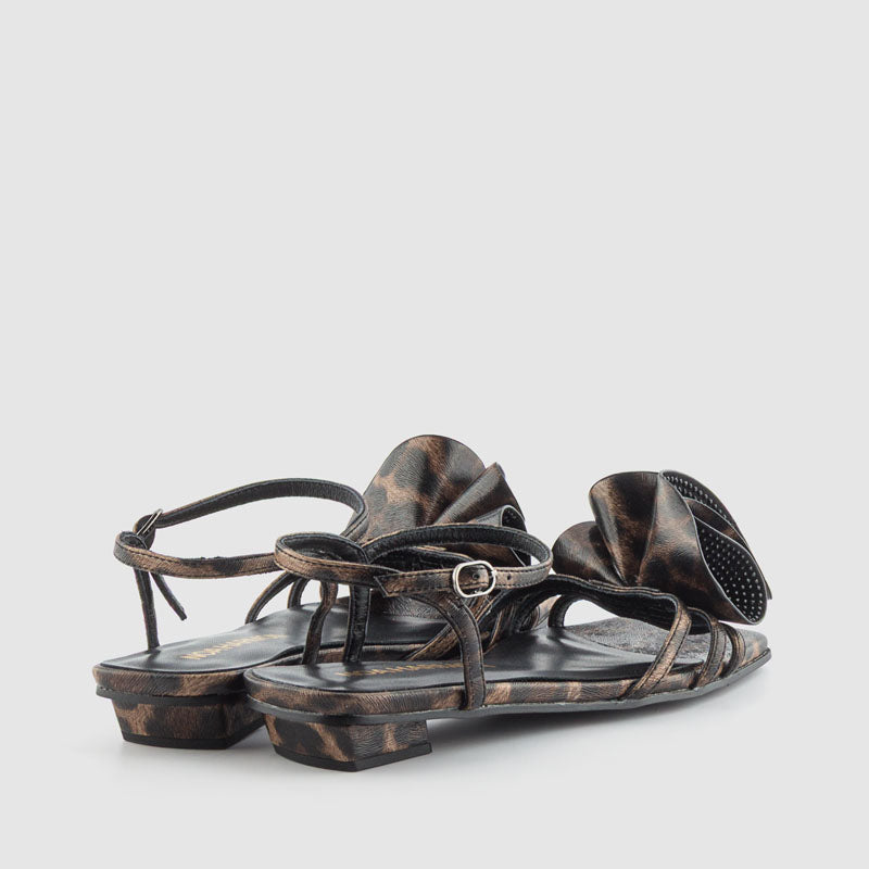 SANDALIA FLOR  PIEL LEOPARDO