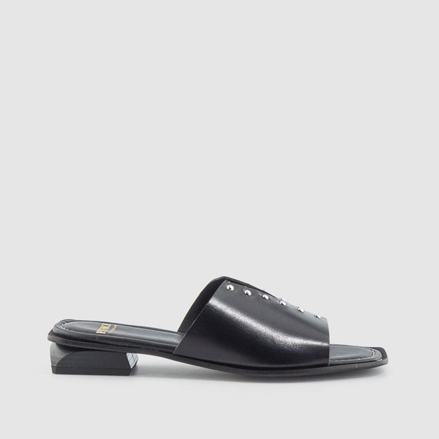 SANDALIA TACHAS PIEL NEGRO