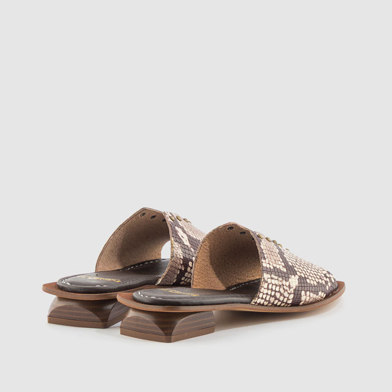 SANDALIA PLANA PIEL SERPIENTE CAMEL