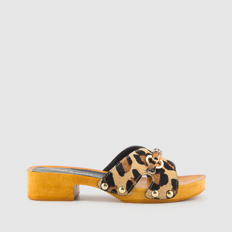 SANDALIA PIEL LEOPARDO