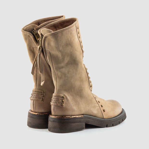 ZAPATOS BOTIN TACHAS ANTE BEIG Primichi - Main Image