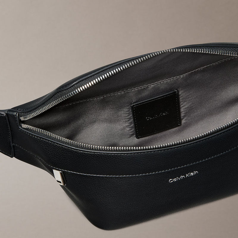 RIÑONERA RAISED BLACK