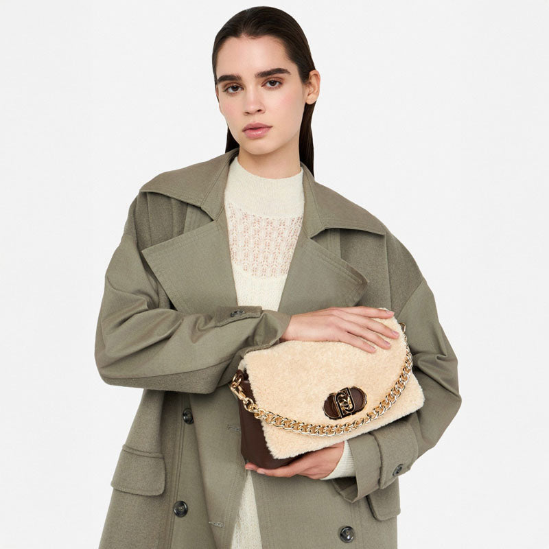 BOLSO CROSSBODY PELO MORO