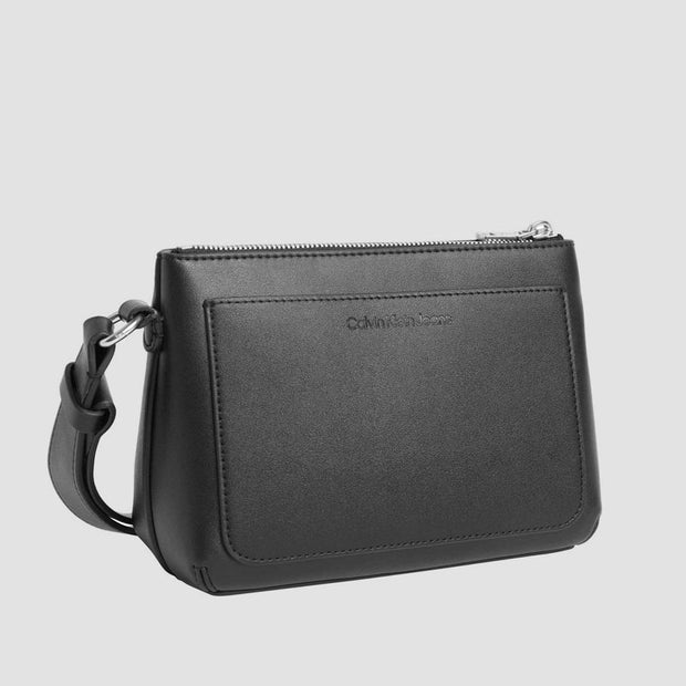 Bolso Sculpted Camera  Pouch Black